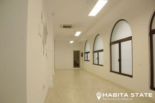 Local comercial en alquiler en Centro en Almería