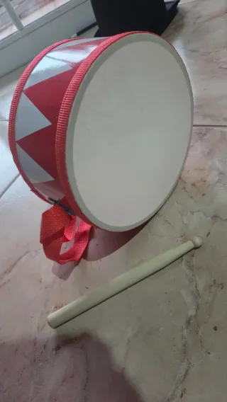 Tambor Infantil 20cm com Correia e Baqueta