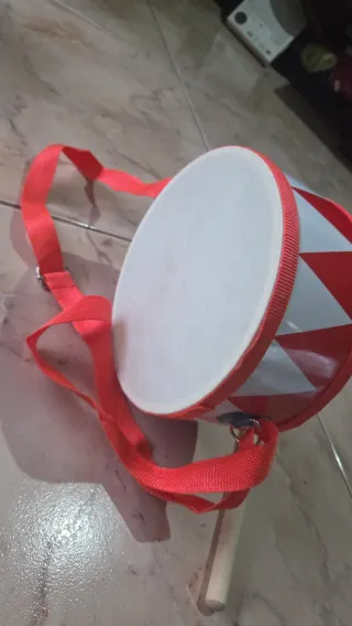 Tambor Infantil 20cm com Correia e Baqueta