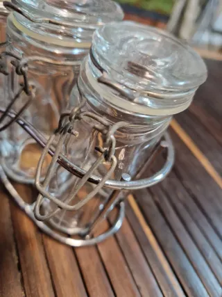 Especiero de Vidrio con Soporte Metal