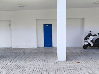 Local comercial en alquiler en Colores - Entreparques en Sevilla