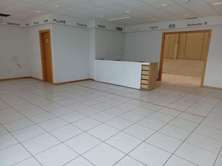 Nave industrial en alquiler en Peñacastillo - Nueva Montaña en Santander