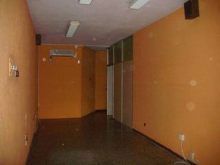 Local comercial en alquiler en Artigas - Llefià en Badalona