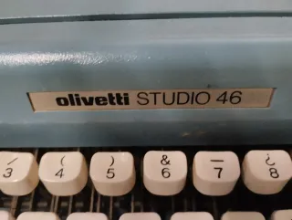 Máquina de escribir Olivetti Studio 46