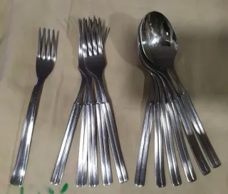 Juego de cubiertos de acero inoxidable