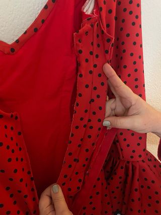 Traje de Flamenca Rojo con Lunares Negros