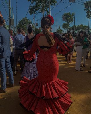 Traje de Flamenca Rojo con Lunares Negros