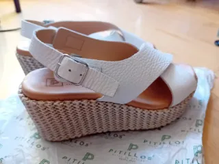 Sandalias Pitillos piel blancas Talla 36