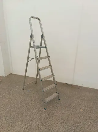 Escalera de aluminio 7 peldaños