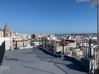 Ático en alquiler en La Caleta - La Viña en Cádiz