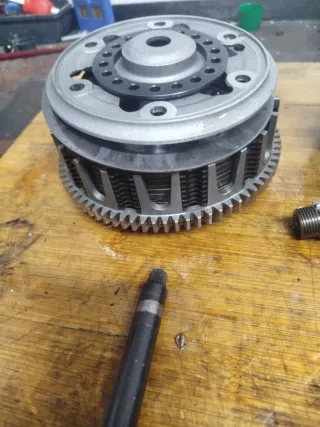 Caja de cambios y embrague de moto