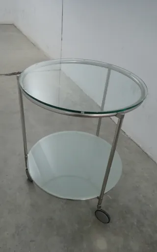 Mesa auxiliar redonda cristal y metal con ruedas