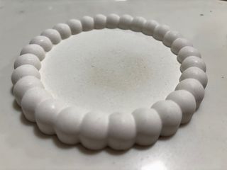 Vassoio rotondo in cemento bianco