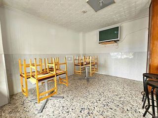 Local comercial en alquiler en Reyes Católicos en Alcalá de Henares