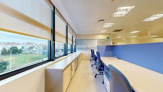 Oficina en alquiler en Os Mallos - San Cristóbal en Coruña (A)