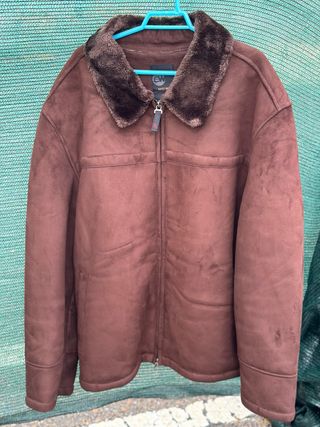 Chaqueta EW marrón con cuello de pelo