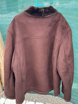 Chaqueta EW marrón con cuello de pelo