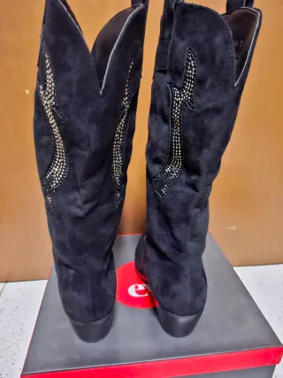 Stivali neri con strass dorati