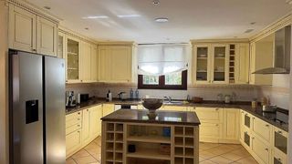 Chalet en alquiler en Elviria en Marbella