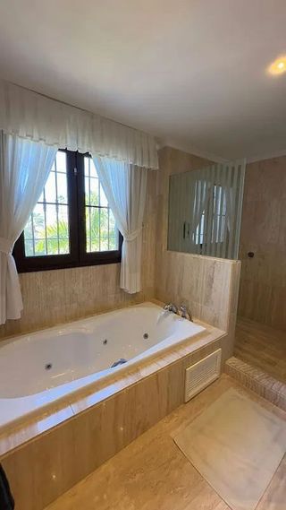 Chalet en alquiler en Elviria en Marbella