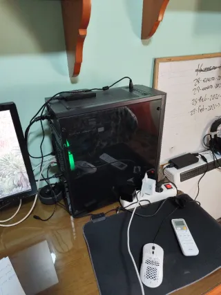 PC Gaming Negro con luces