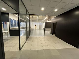 Nave industrial en alquiler en Port en Badalona