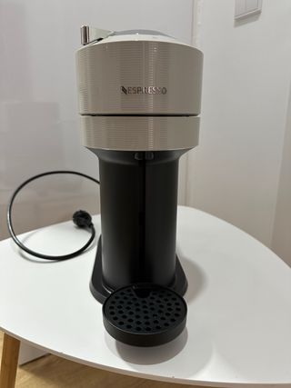 Cafetera Nespresso Vertuo Beige
