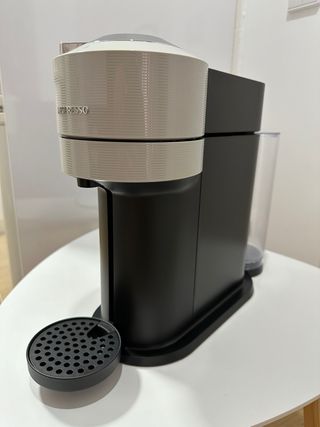 Cafetera Nespresso Vertuo Beige