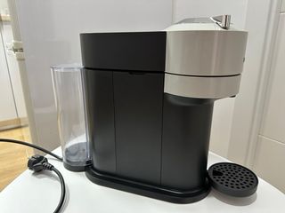 Cafetera Nespresso Vertuo Beige