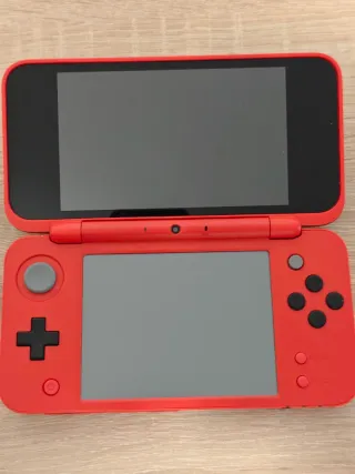 Nintendo 2DS XL Edición Poké Ball