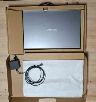 ASUS F515EA i5 24GB RAM 512GB SSD