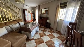 Casa adosada en venta en Pino Montano - Consolación - Las Almenas en Sevilla