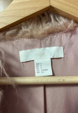 Abrigo pelo rosa H&M talla S