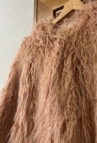 Abrigo pelo rosa H&M talla S