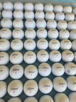 143 BOLAS DE GOLF TITLEIST
