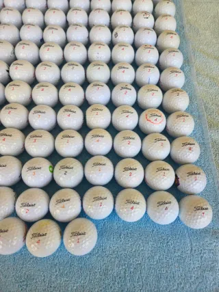 143 BOLAS DE GOLF TITLEIST