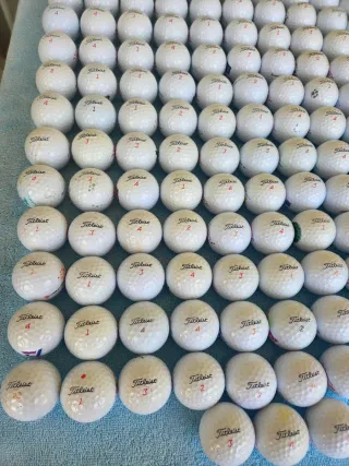 143 BOLAS DE GOLF TITLEIST