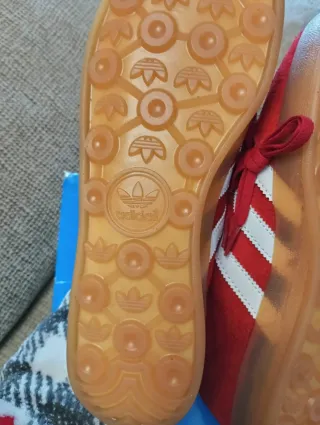 Zapatillas Adidas Gazelle Rojas Talla 41 Nuevas