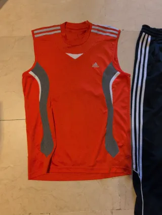 Conjunto Adidas: Camiseta sin mangas y pantalón