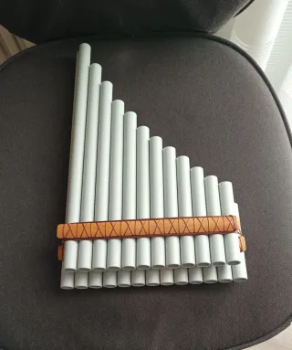 Zampoña cromática en dos hileras.