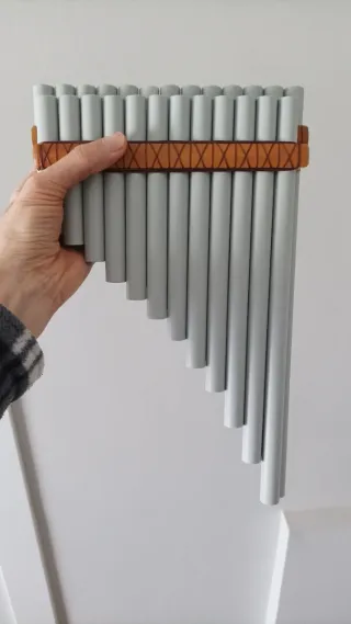 Zampoña cromática en dos hileras.