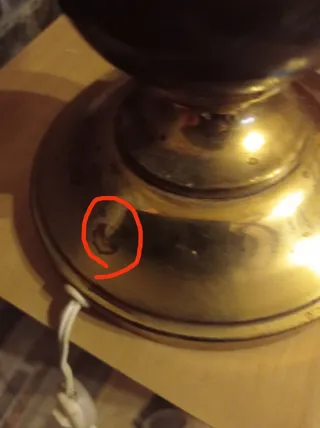 Lámpara de mesa madera y metal