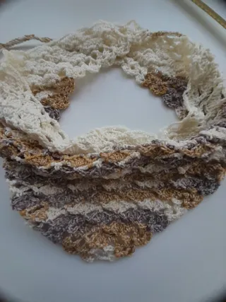 Toquilla tejida para bebé niña