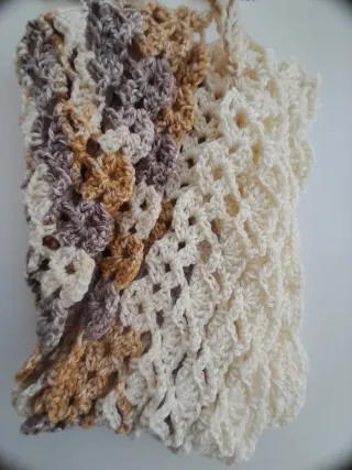 Toquilla tejida para bebé niña