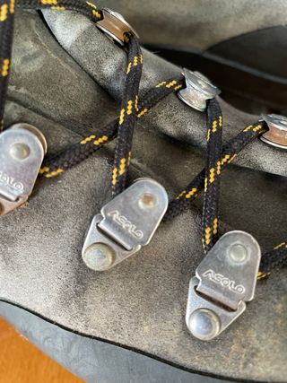 Botas Montaña Asolo 41 1/3 Goretex y Vibram