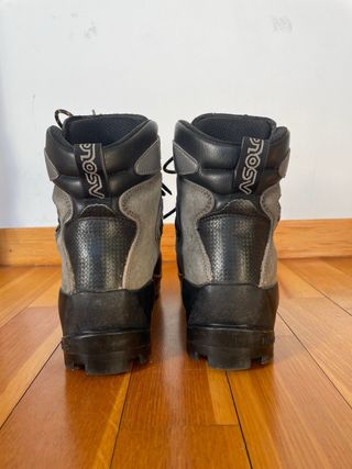 Botas Montaña Asolo 41 1/3 Goretex y Vibram