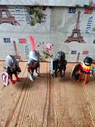 Figuras Playmobil Caballeros.