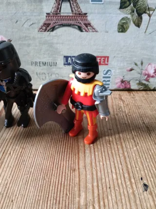 Figuras Playmobil Caballeros.