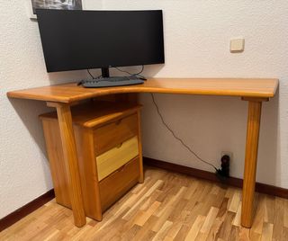 Scrivania in legno massello