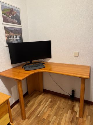 Scrivania in legno massello